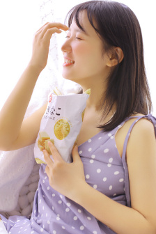 人妖自慰出精
